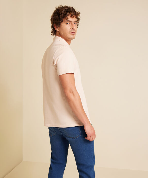 Polo Unicolor Textura, Cuello Tejido Con Bolsillo Y Silueta Slim Fit