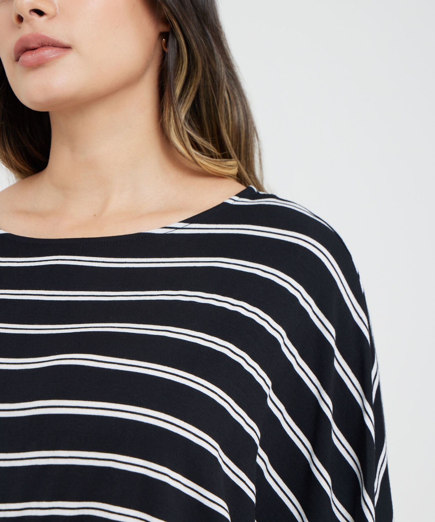 Camiseta a Rayas con Escote Redondo