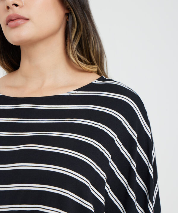 Camiseta a Rayas con Escote Redondo