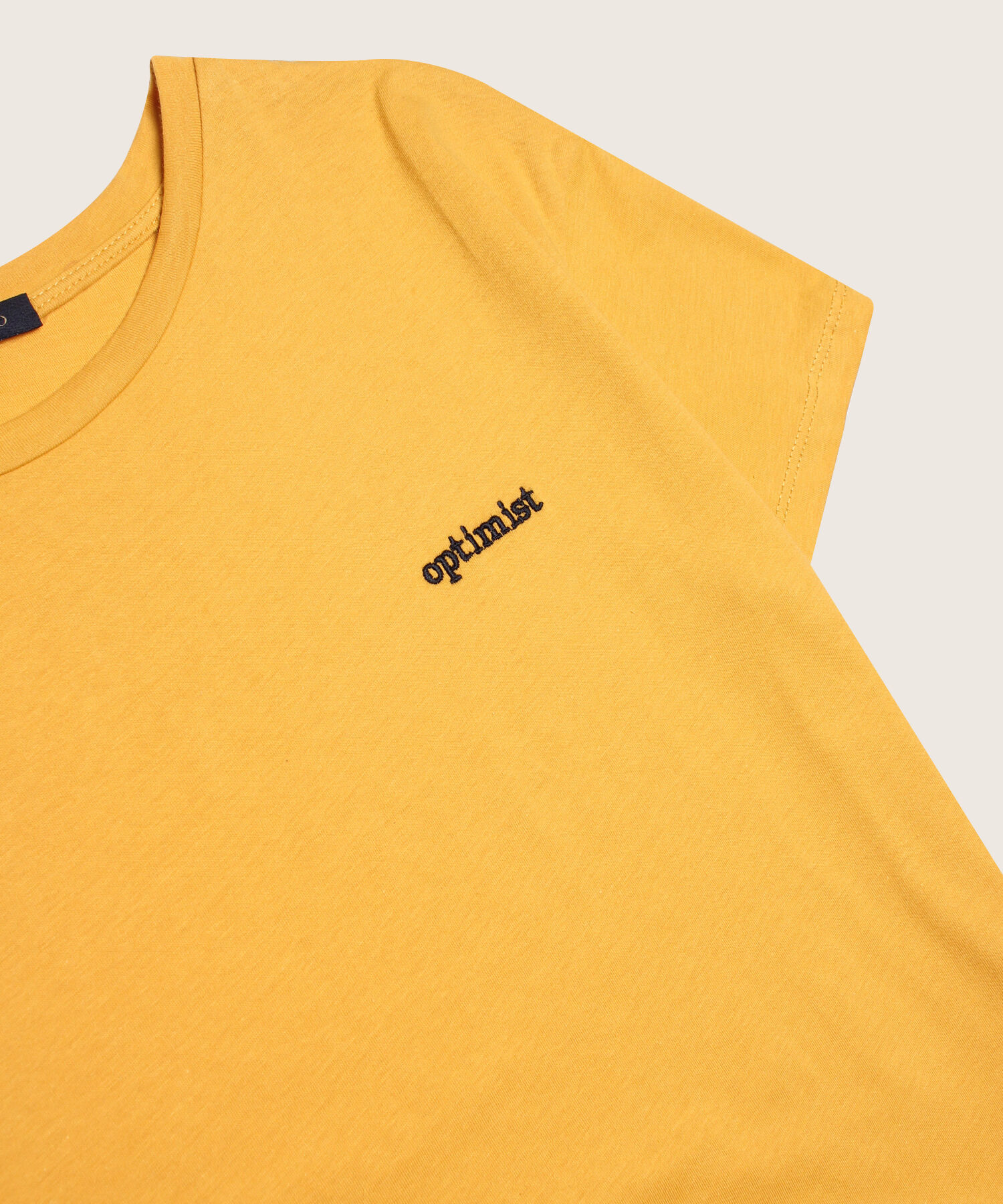 Camiseta con Bordado