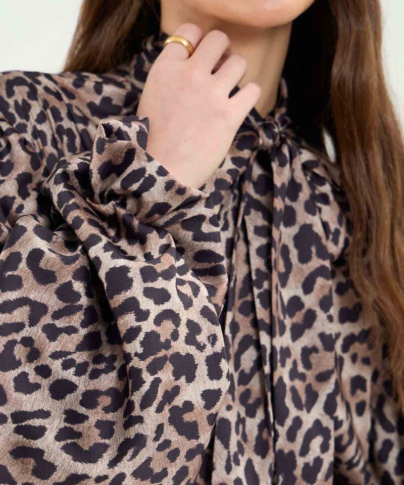 Blusa Manga Manga Larga Estampada Con Corbata