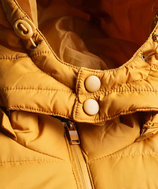 Chaqueta Acolchada Con Capota