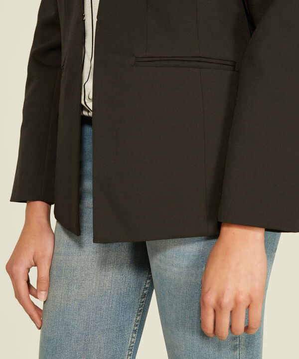 Blazer Con Solapa Unicolor