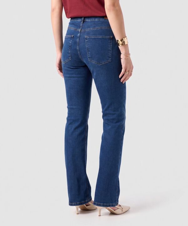 Jeans Bota Flare Silueta Ajustada Mujer