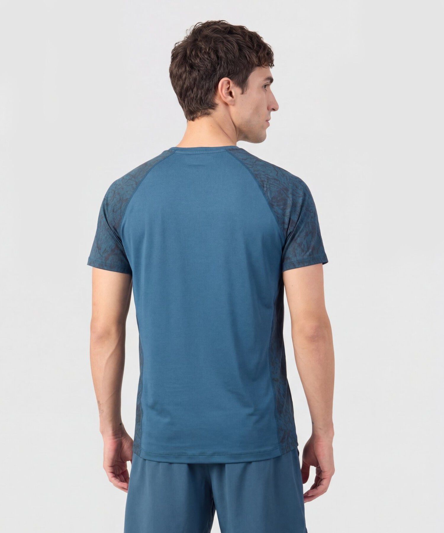 Camiseta Deportiva Con Detalle En Mangas 