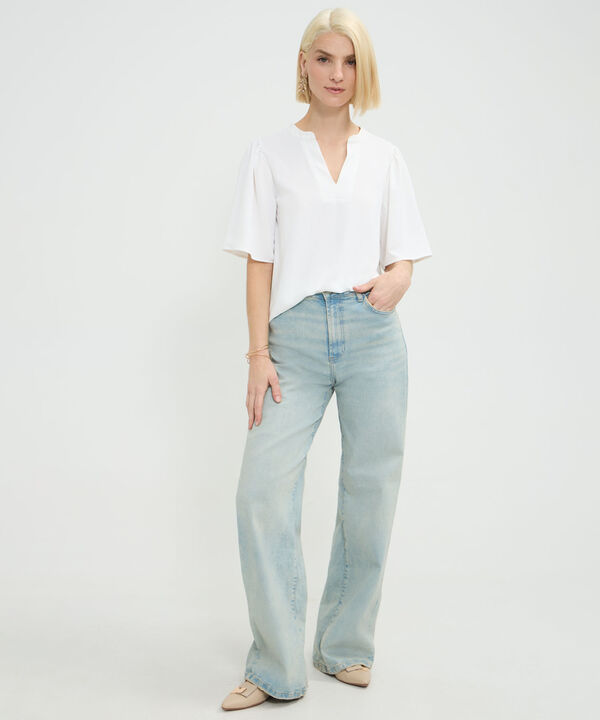 Blusa Unicolor Con Cuello V image number null