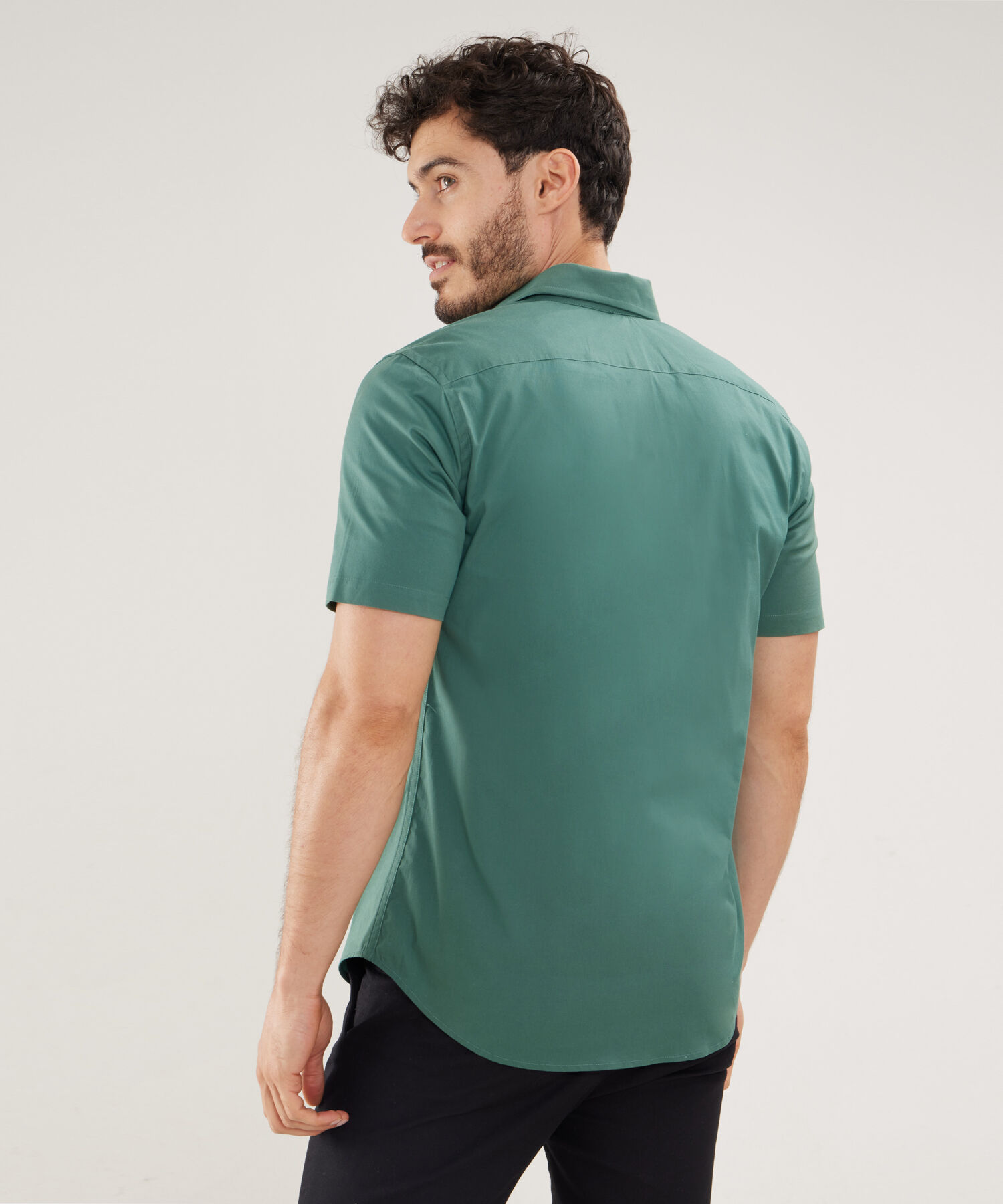 Camisa Manga Corta con Cuello Camisero Blanco