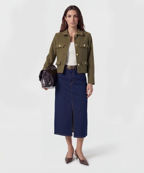 Chaqueta Corta Con Botones Dorados Para Mujer