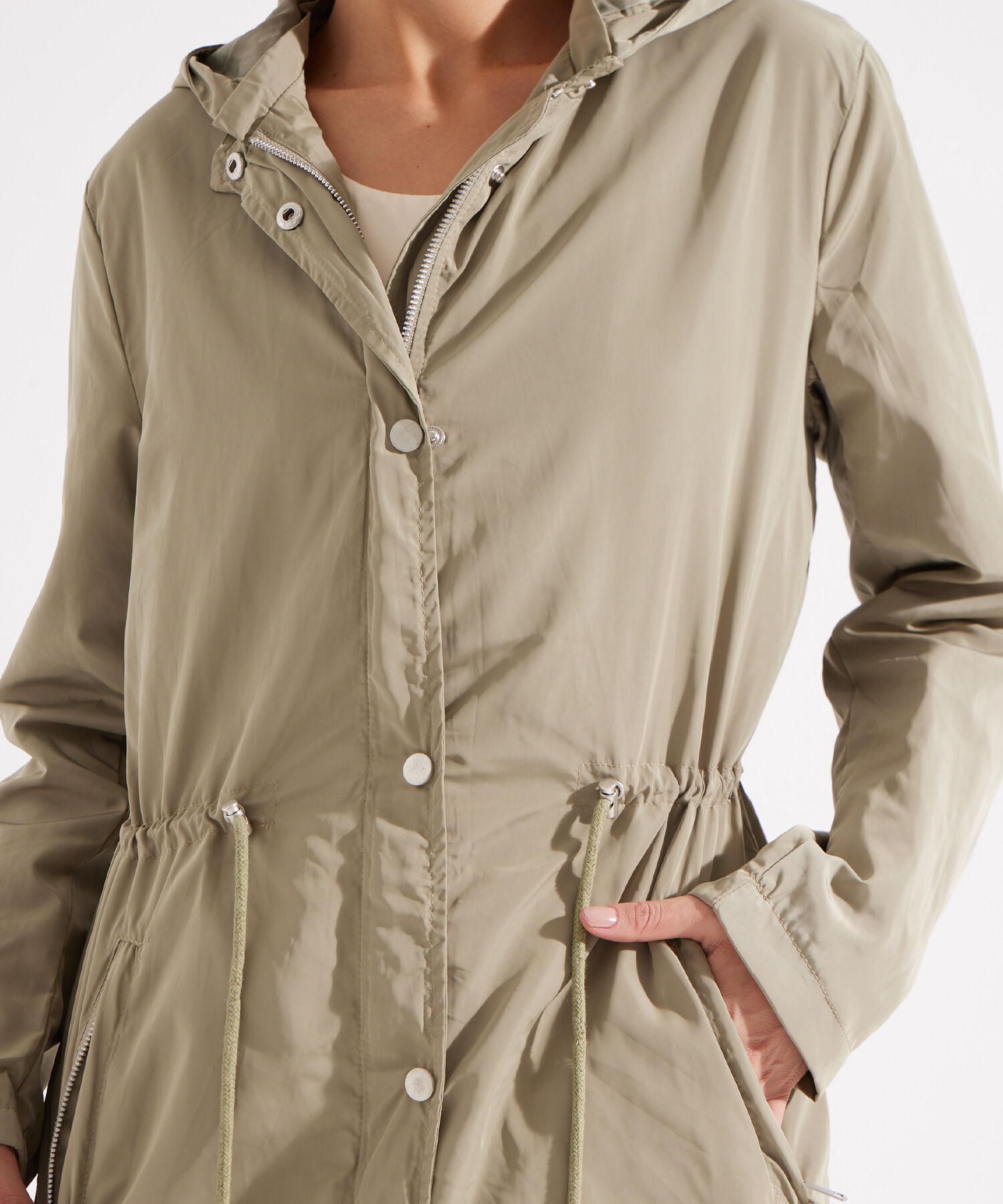 Parka Impermeable con Bolsillos