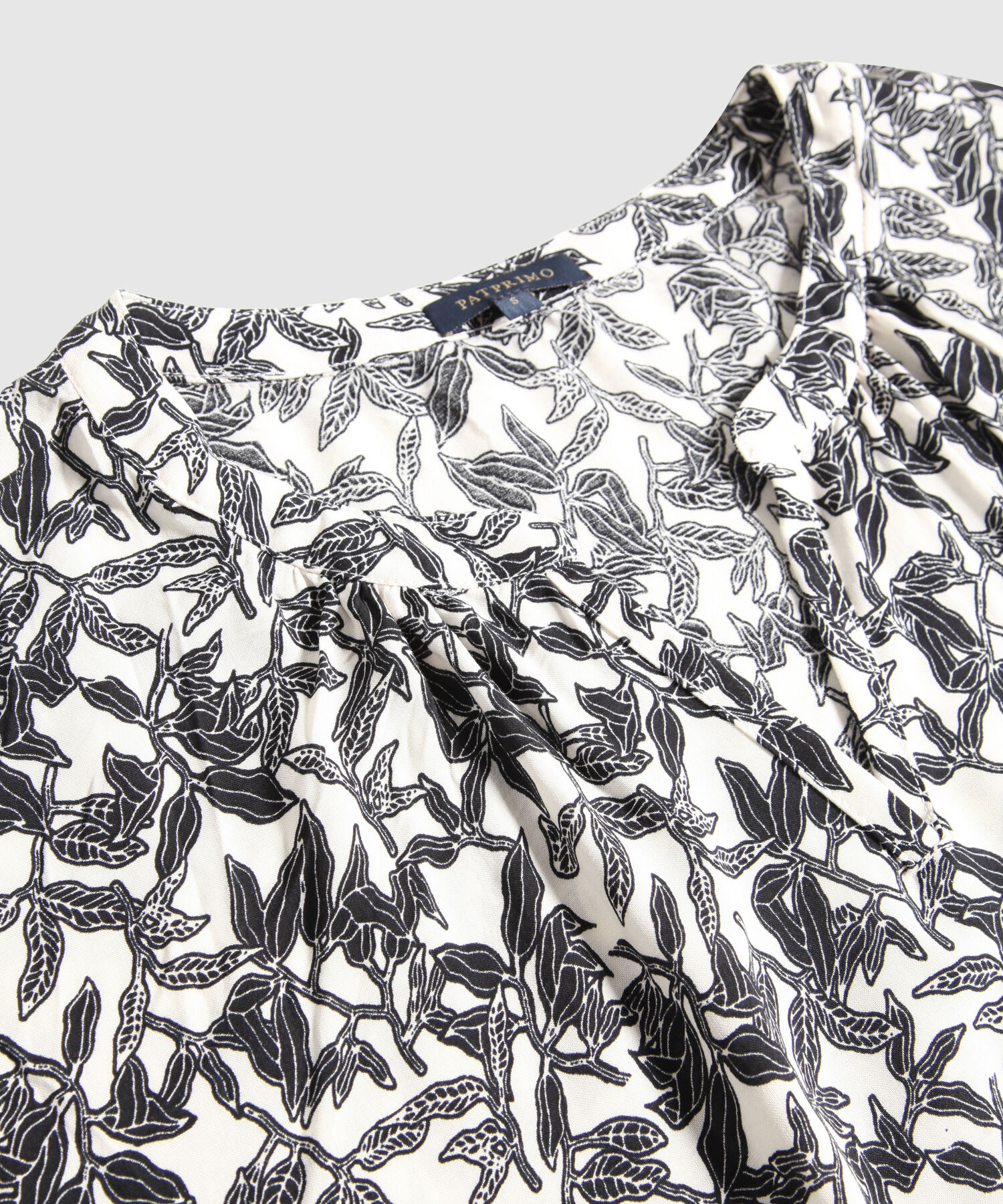 Blusa Escotada Estampado Botánico