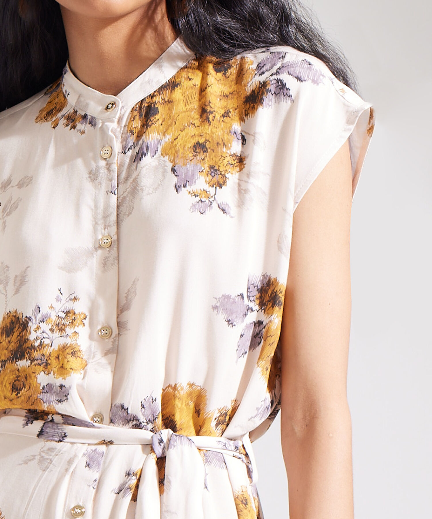 Vestido Manga Corta Con Cinturón En Tela Estampado