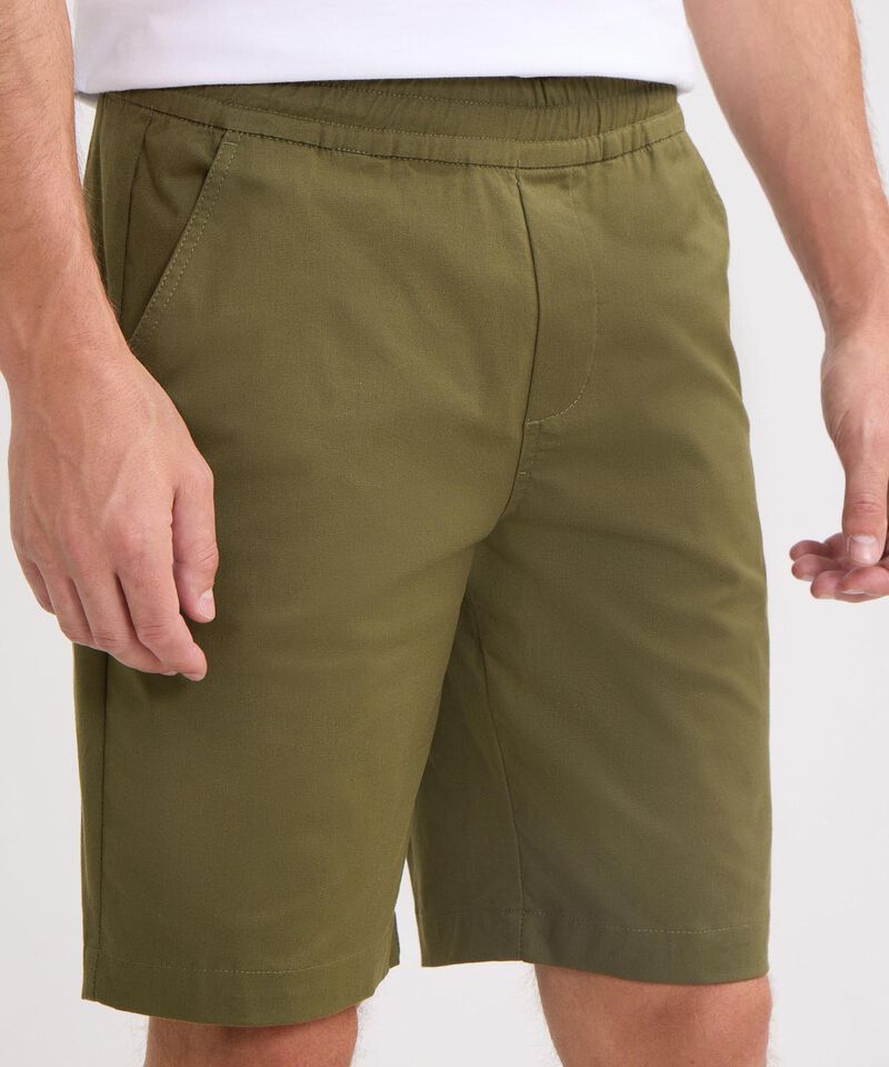 Bermuda Unicolor Con Pretina Encauchada Y Cordón Interno