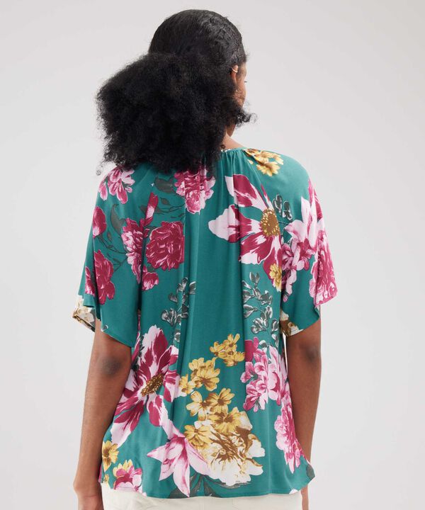Blusa Estampada, Manga Corta Campana, Escote V Con Recogido En Cuello Y Anudado, Fiesta En El Jardin Linea Moda