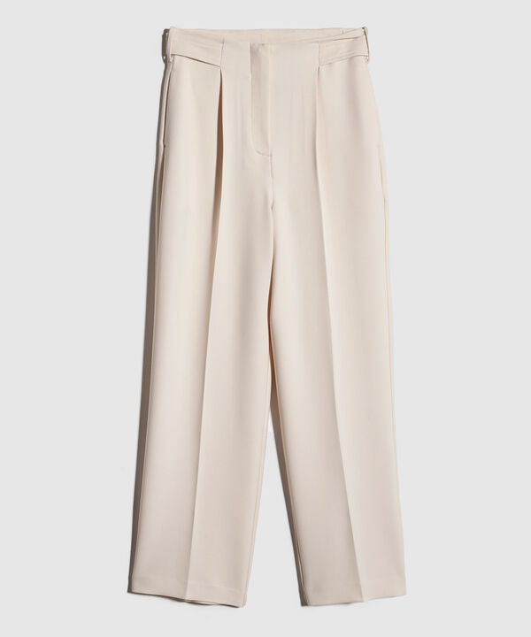 Pantalon Unicolor Con Prenses En Frente