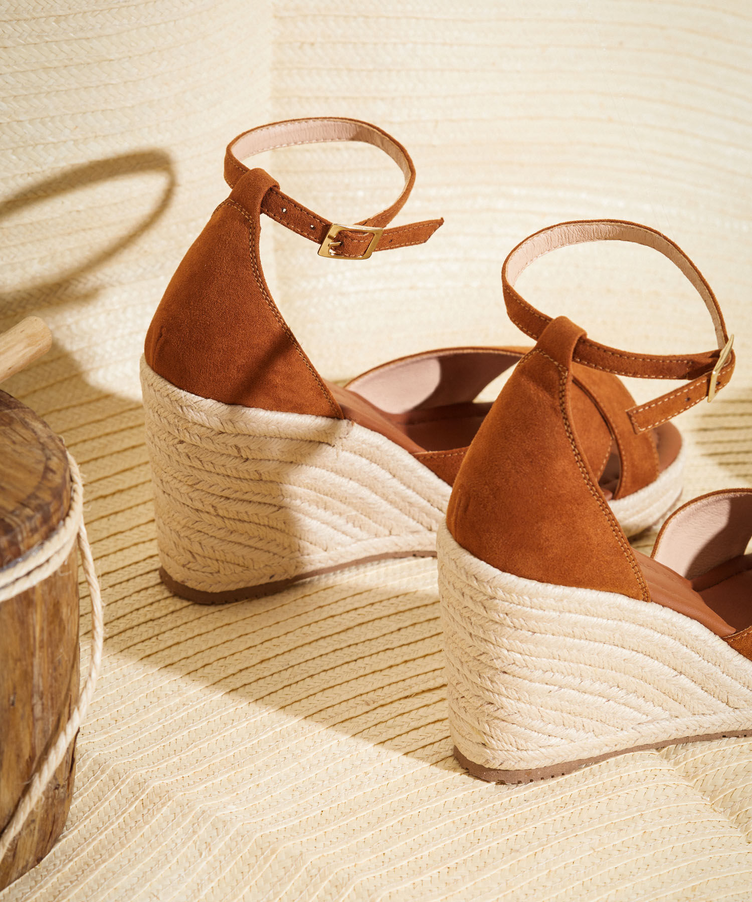 Sandalias Altas Con Suela En Yute