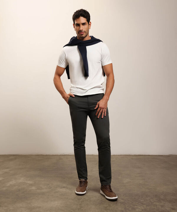 Pantalon Tipo Chino Unicolor 