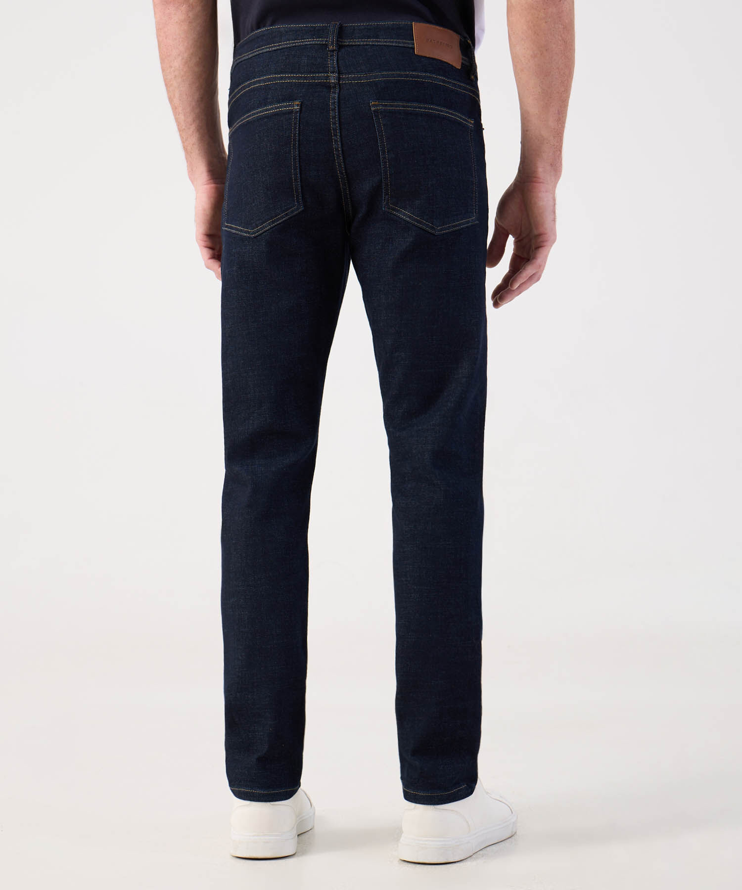 Jean de Lavado Oscuro y Corte Recto Para Hombre