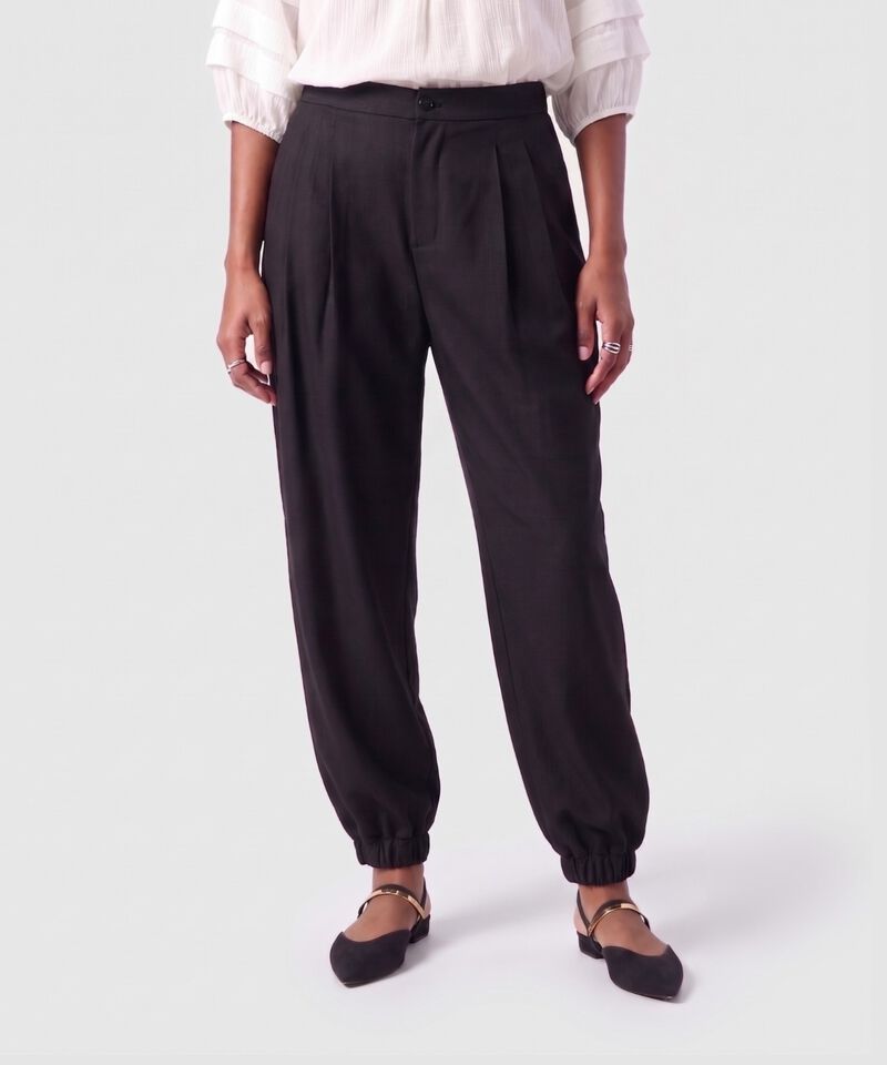 Pantal&oacute;n de Mujer con Pinzas y Tobillo Ajustado
