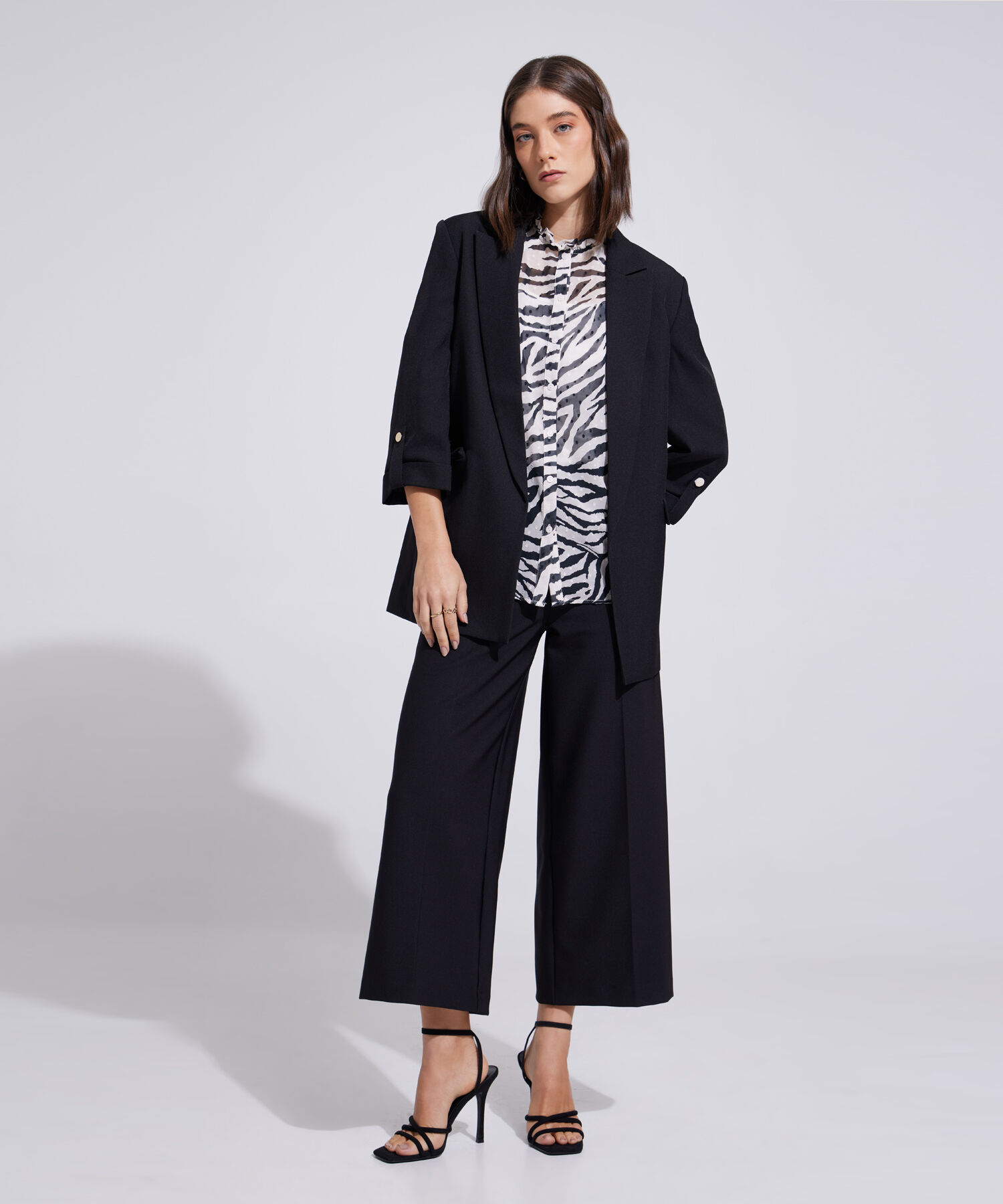 Blusa Manga Corta Cuello Ruche  Con Top Interno Fit Missy