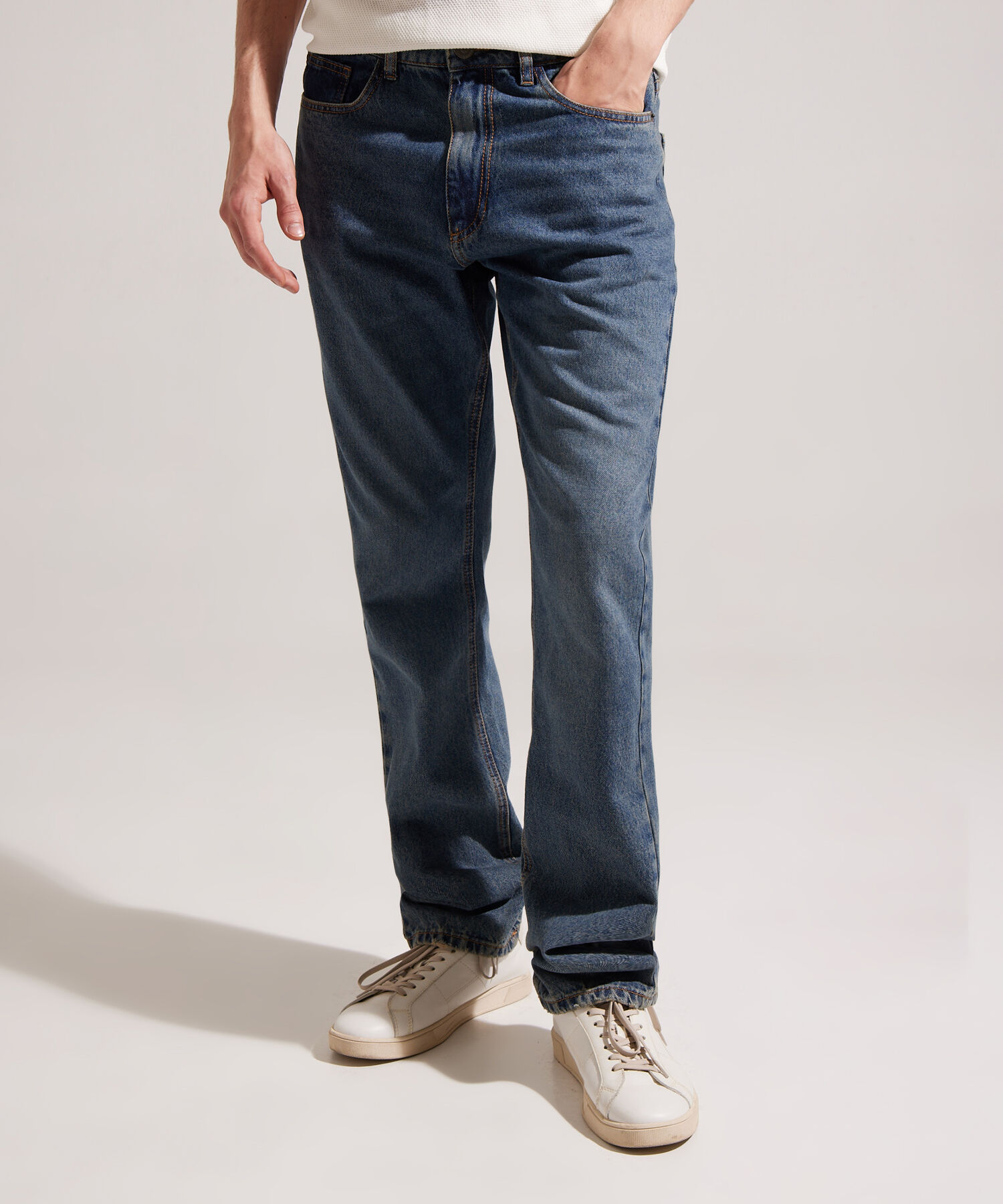 Jean Regular Clasic Tono Medio Dirty