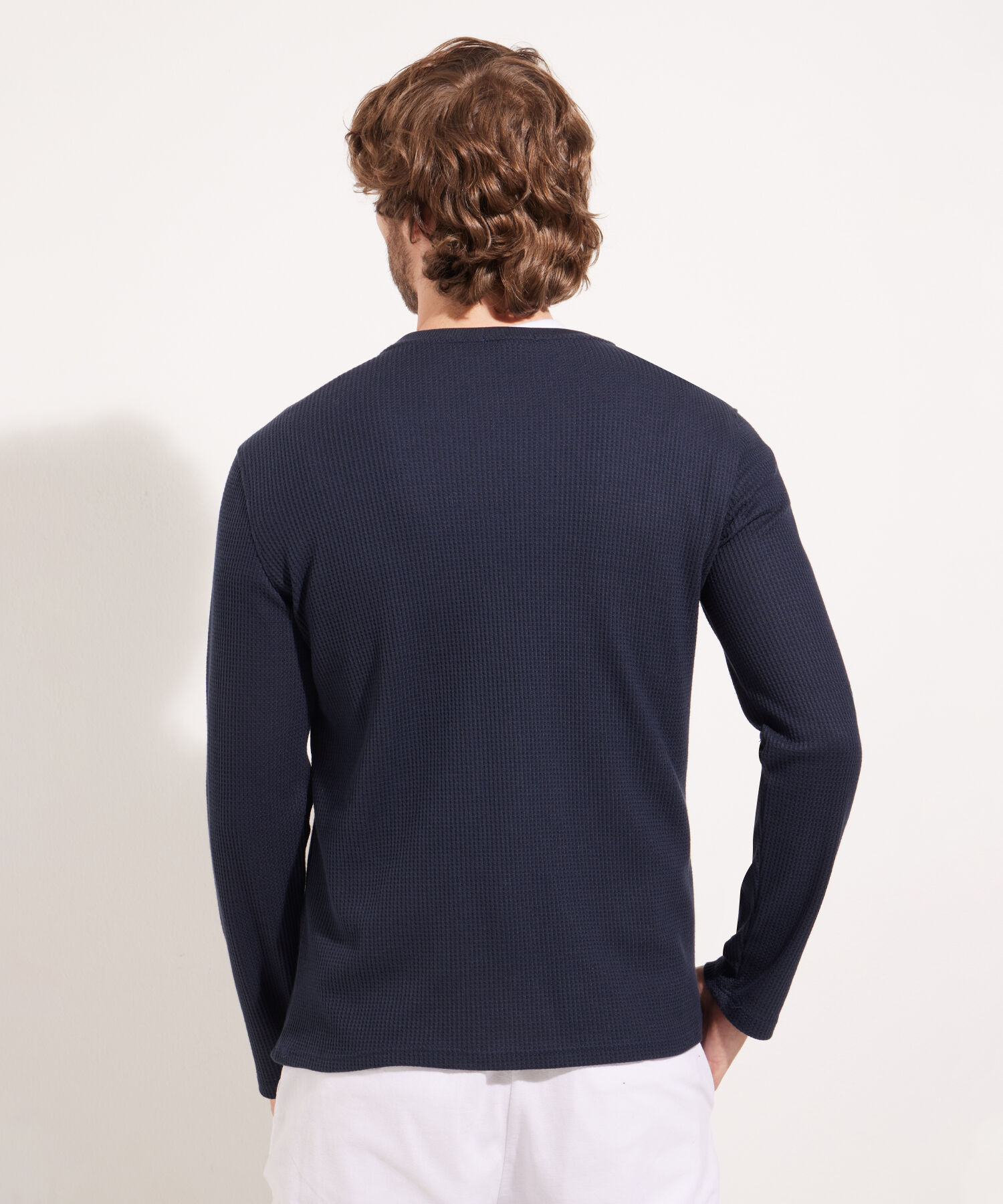 Camiseta Manga Larga Unicolor Cuello Henley