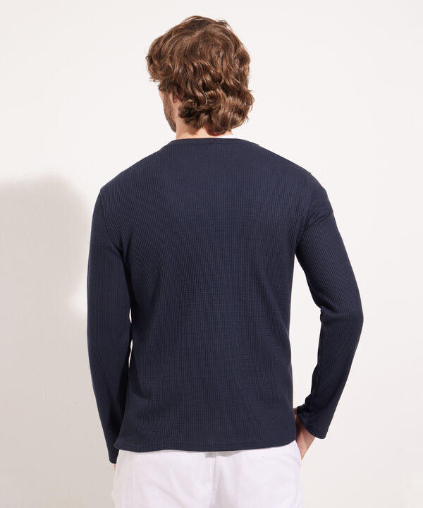 Camiseta Manga Larga Unicolor Cuello Henley