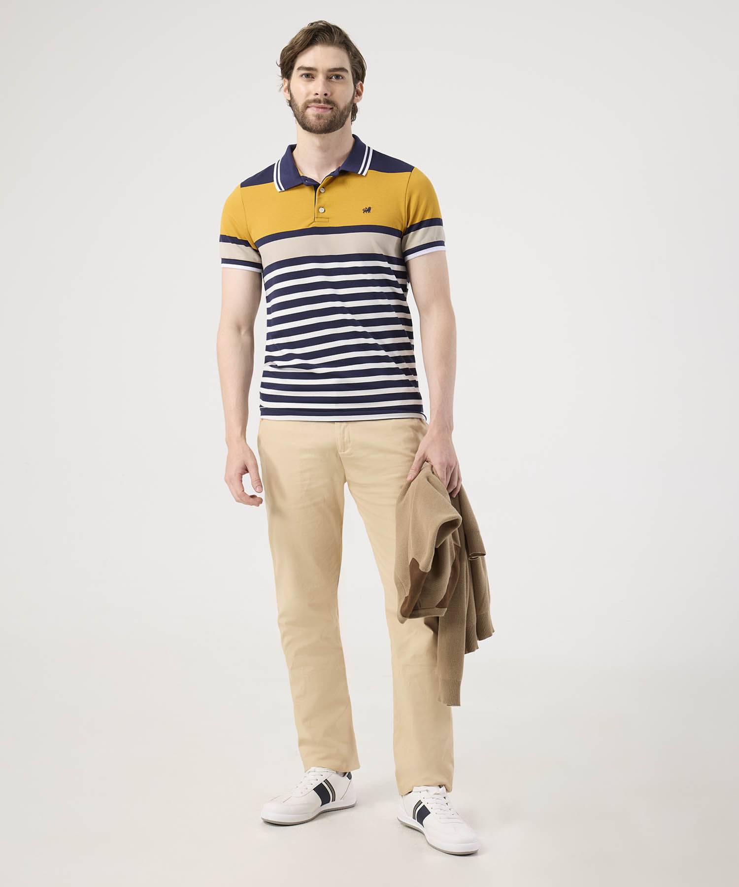 Polo Con Diseño De Bloques Y Franjas 