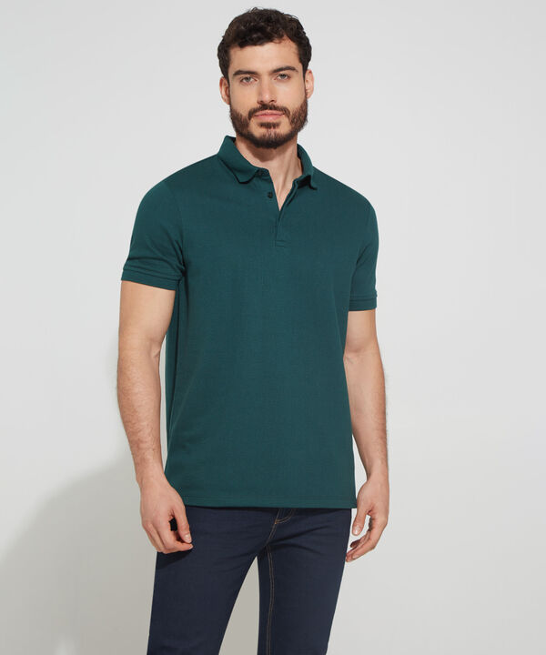 Polo Con Textura Unicolor, Regular Fit.