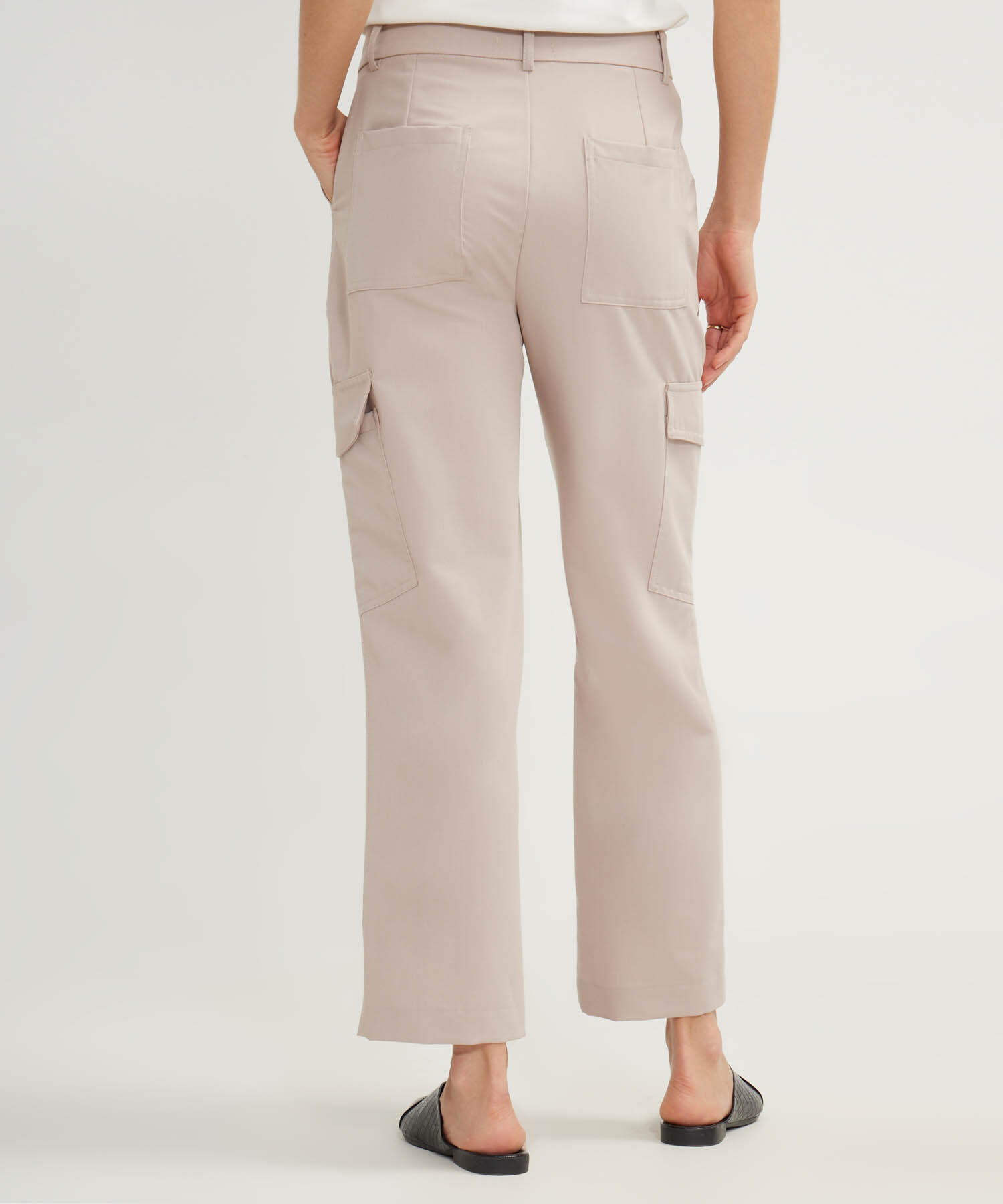 Pantalón Tipo Cargo Recto Unicolor
