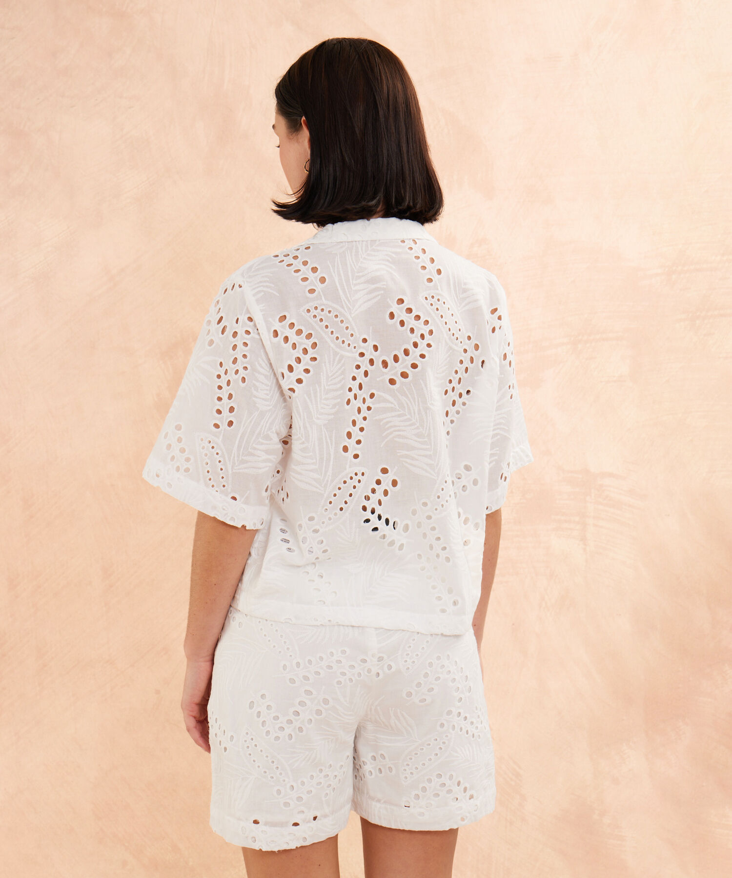 Camisa Unicolor En Ojalillo