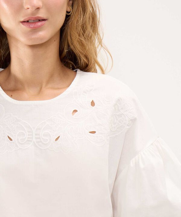 Blusa Bordado Floral image number null