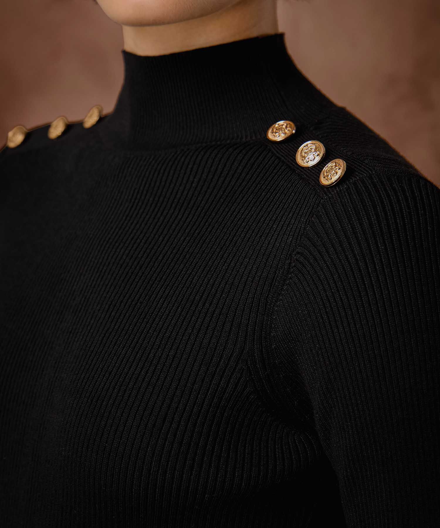 Vestido Unicolor Con Detalle En Hombros 