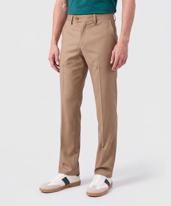 Pantal&oacute;n Casual Regular Fit Estilo Chino Hombre image number null