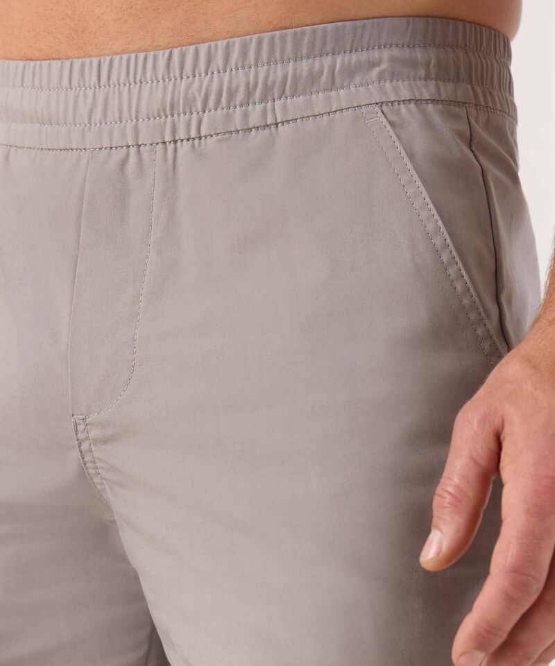 Bermuda Unicolor Con Pretina Resortada 