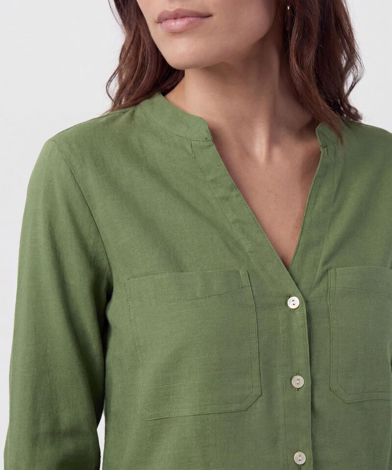 Blusa Fluida Con Bolsillos Frontales