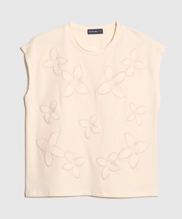 Camiseta con Bordado Floral