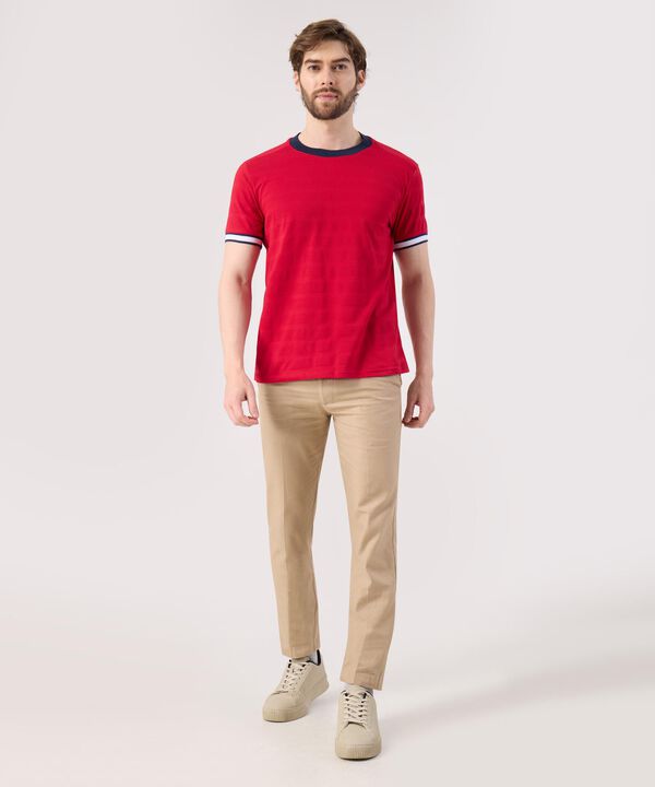 Camiseta Unicolor Con Detalle En Mangas 