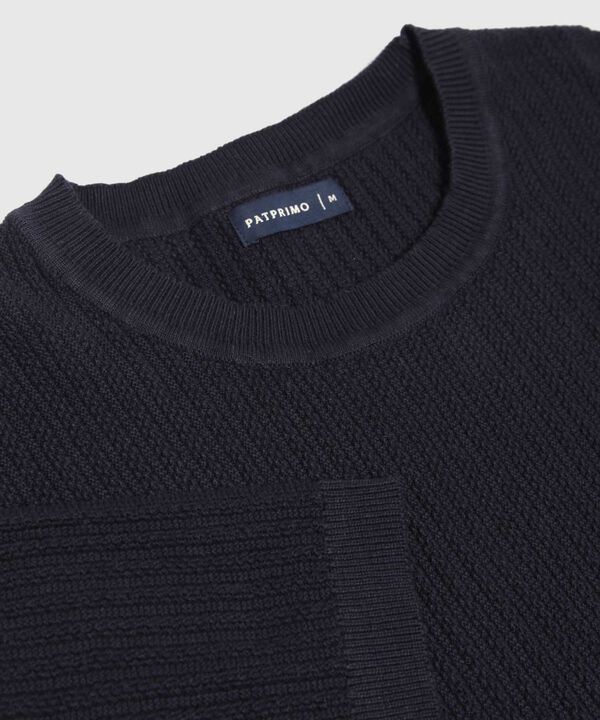 Camiseta Texturizada Cuello Redondo  image number null