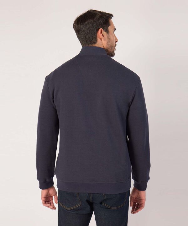 Buzo Unicolor Con Cuello Alto 