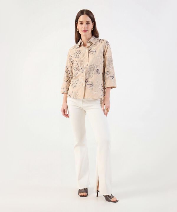 Blusa Camisera con Bordado Floral para Mujer image number null