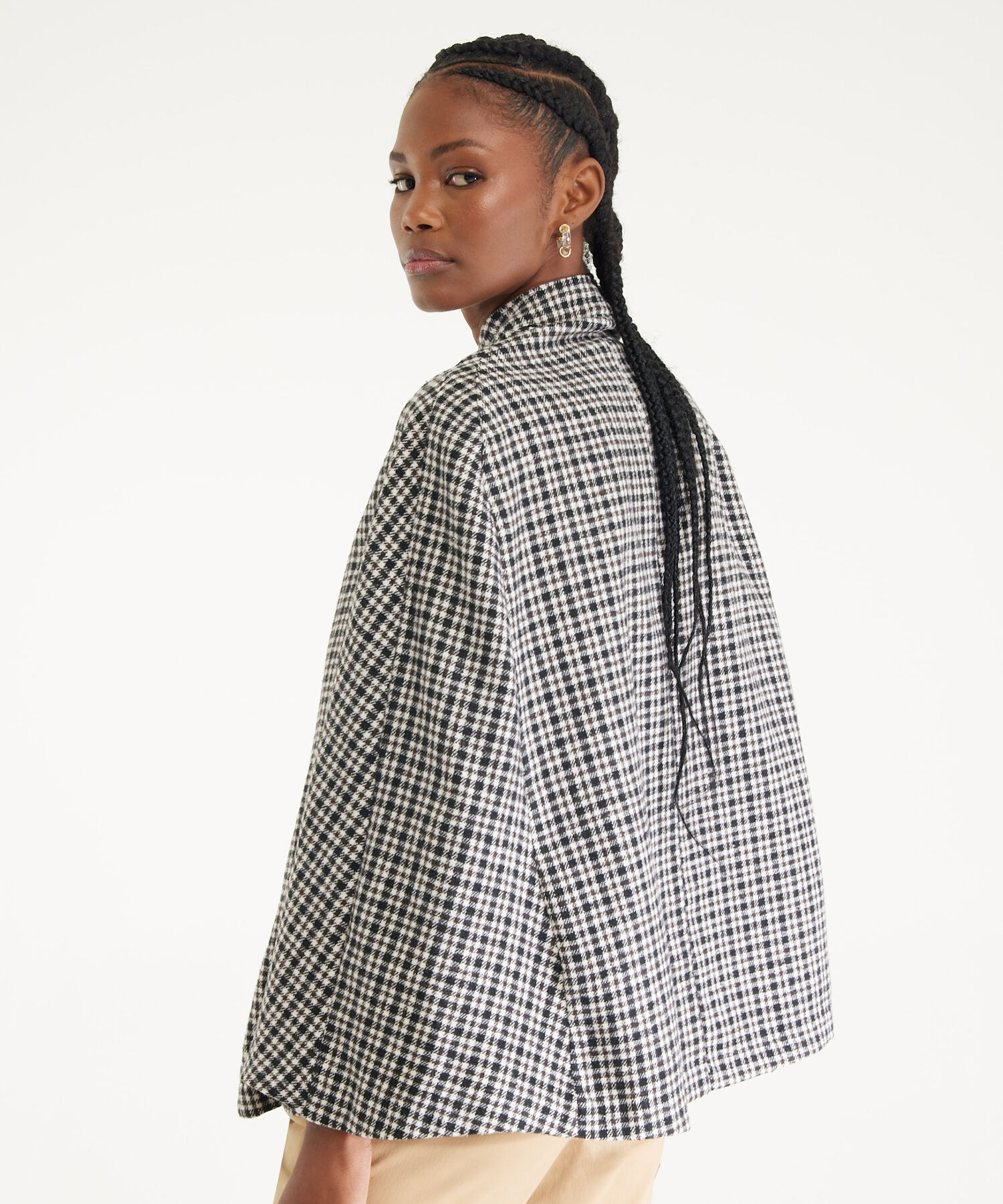 Chaqueta Tipo Capa Cuello Alto Preteñida
