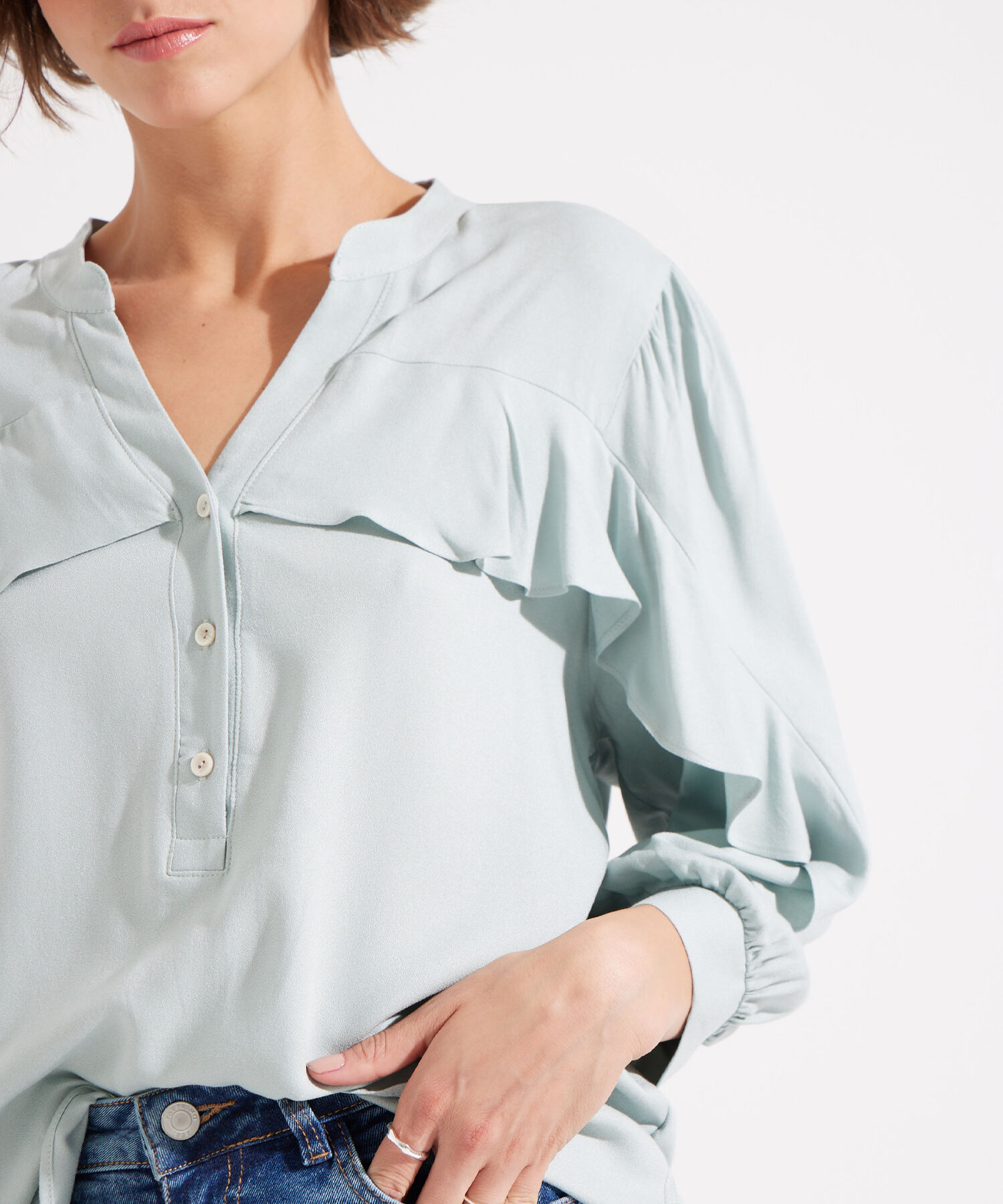 Blusa Unicolor Manga 3/4 Con Arandela En Frente