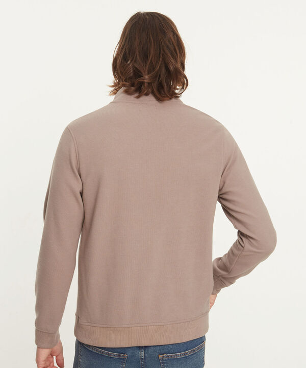 Buso Cuello Alto Media Pechera Con Botones