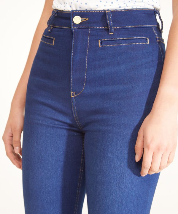 Jean Tipo Flare con Ribetes