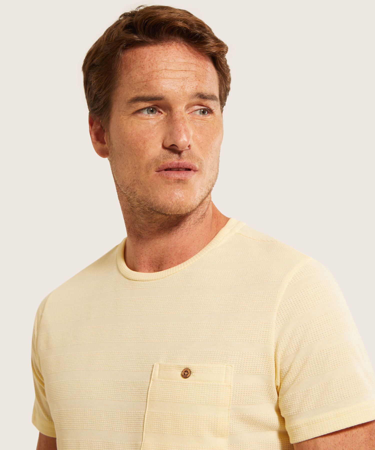 Camiseta Unicolor, Cuello Redondo Con  Bolsillo De Parche