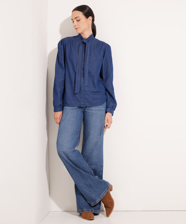 Blusa Cuello Con Moño Tono Azul Oscuro