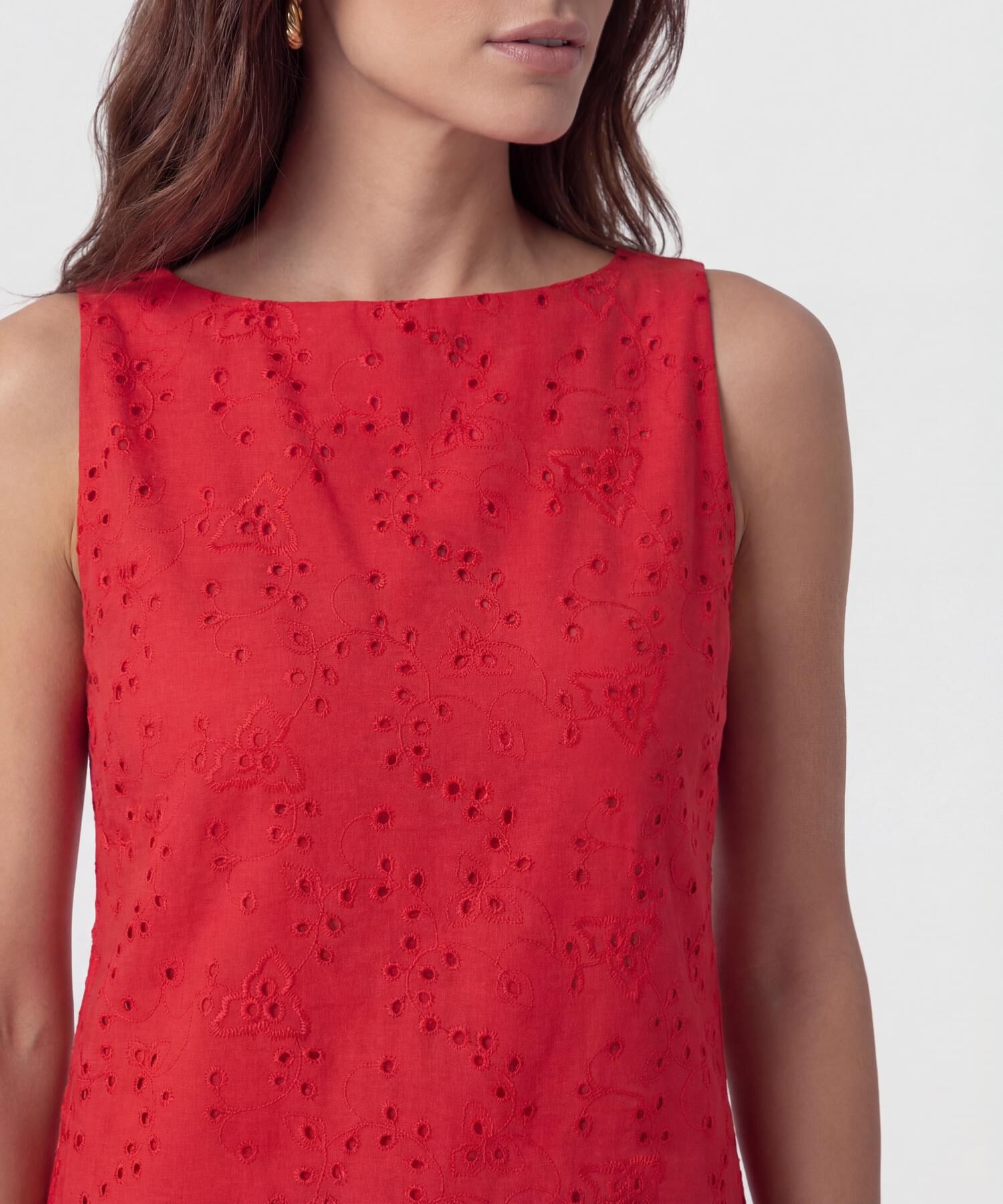 Vestido Corto En Bordado Suizo Mujer