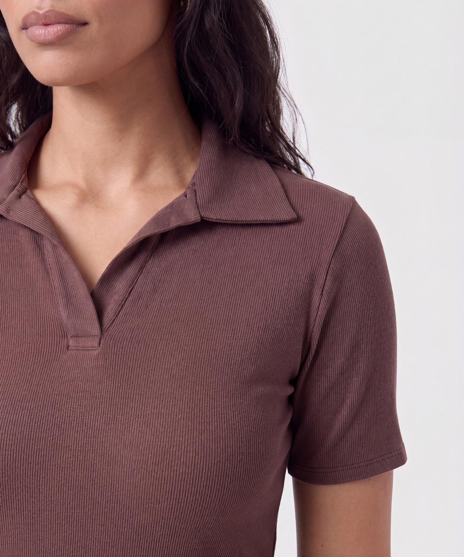 Polo Cl&aacute;sico Cuello En V Para Mujer