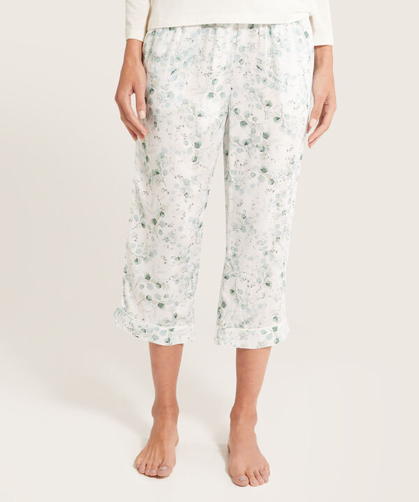 Pantalón Capri Estampado Con Vena En Bota Y Cordón En Tela