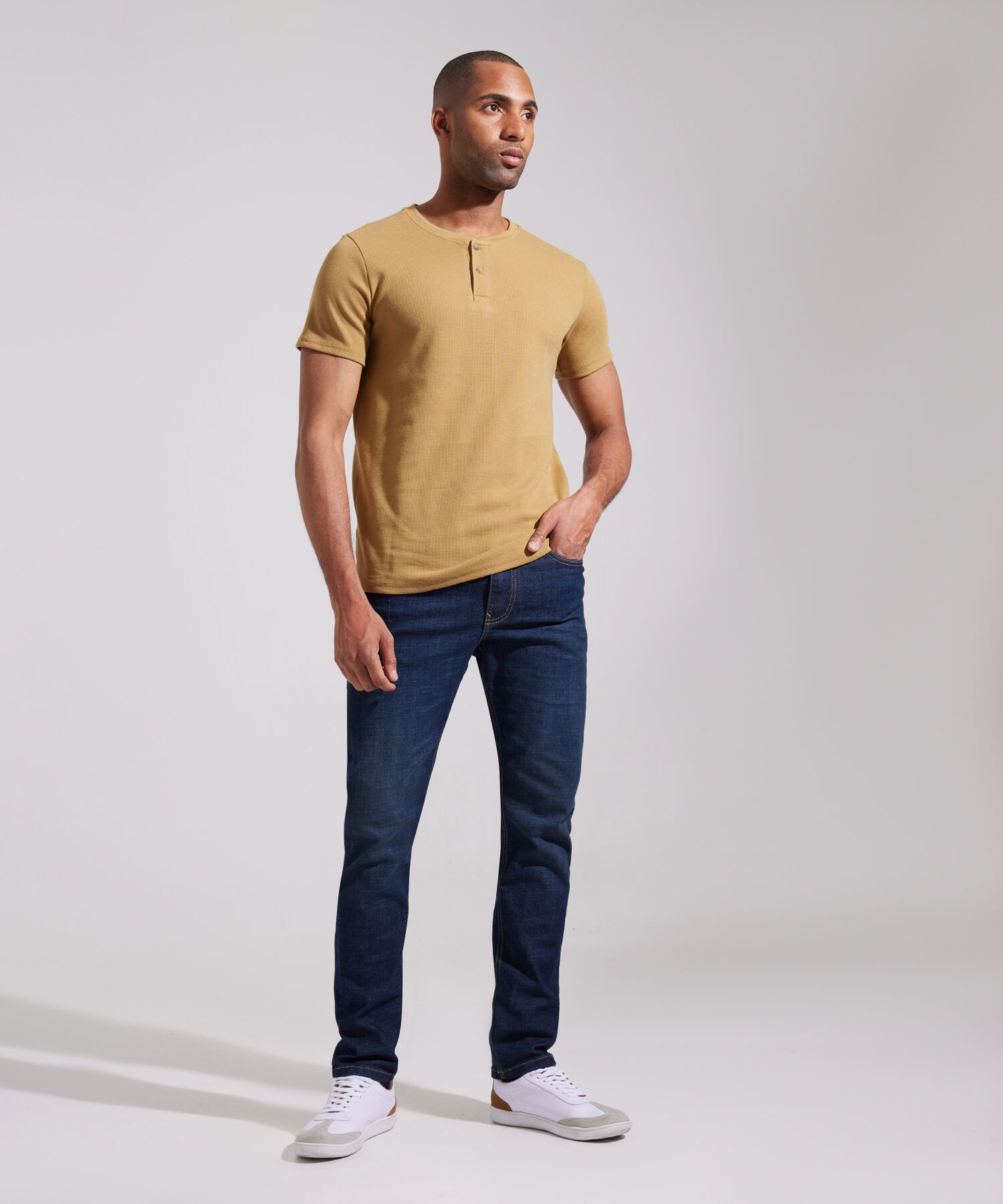 Camiseta Manga Corta Unicolor Cuello Henley